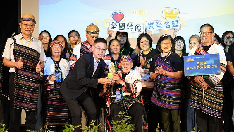 臺中分署轄內的苗栗縣麻必浩部落發展協會，以「Tuiy－獵徑與路徑」計畫榮獲114年度社區林業特優社區，透過重整傳統獵徑與山林文化實踐，展現泰雅族深厚的山林智慧與文化生命力。
