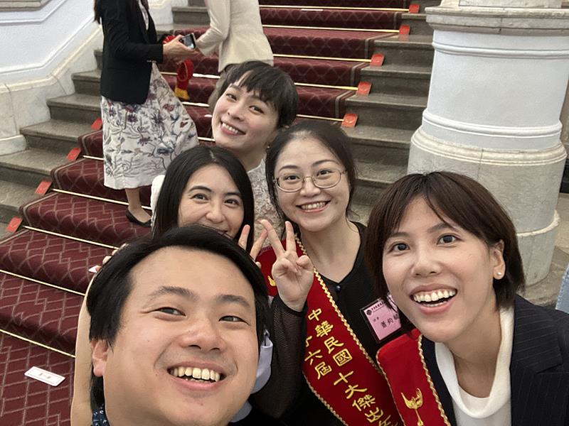 唯有將生存的技能與選擇的尊嚴交還給當地女性，才能真正斬斷世代貧窮的鎖鏈。當官方受阻，她們是台灣最靈活的「國民外交官」