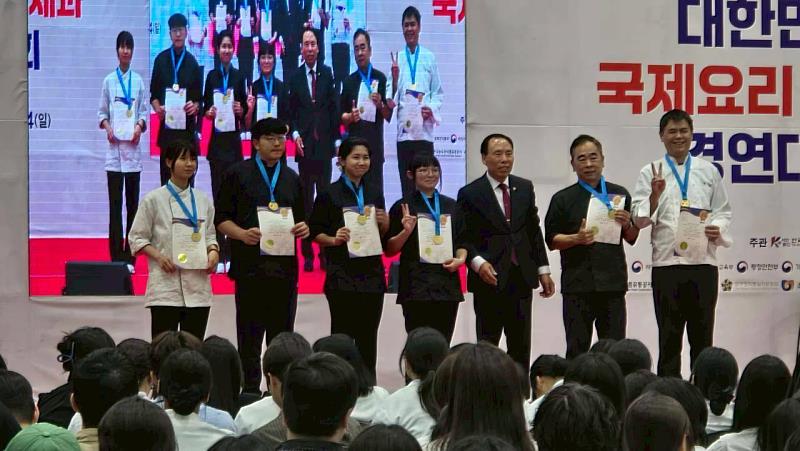 育達科技大學餐旅經營師生攜手征戰韓國2026 KICC國際賽勇奪6金。