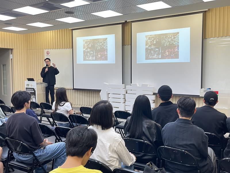 信義學堂近日於信義房屋高雄服務總部舉辦「住進生活的軌跡：從動線設計談小坪數的生活美學」講座，邀請木介設計創辦人黃家祥分享小坪數設計觀察。
