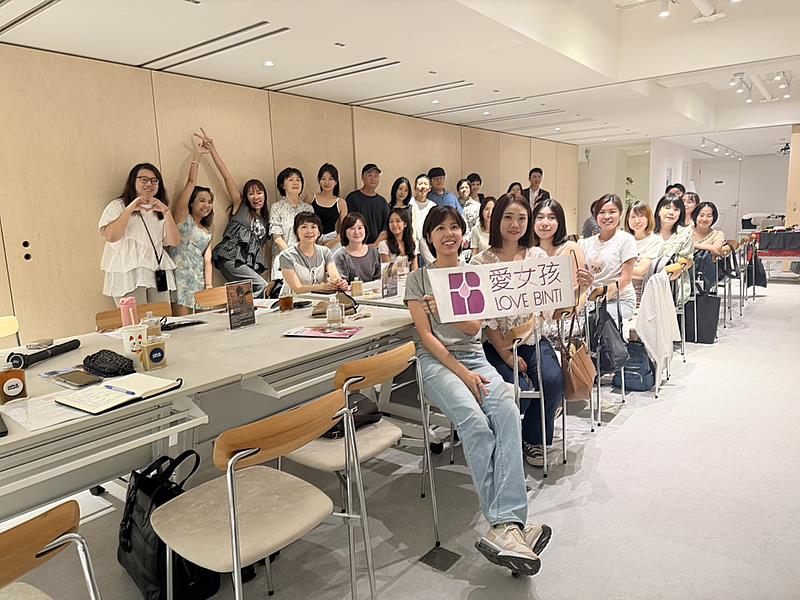 協會期盼能在世界月經日之際，募集528位願意提供長期穩定支持的夥伴，透過每月定期定額的資源注入，支持布衛生棉計畫的持續運作，陪伴每一位女孩安穩走過每個月。