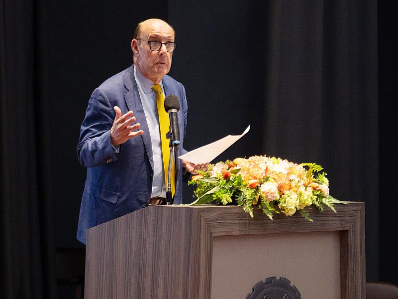 歷史學系於5月28日舉辦熊貓講座,首場邀請英國歷史學家Prof. Sir David Nicholas Cannadine主講。(圖/淡江大學提供)