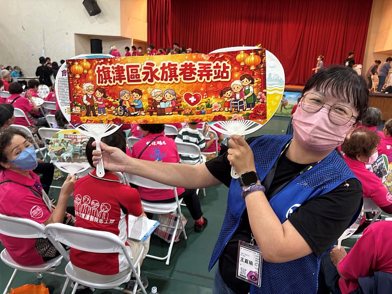 資管系輔導旗津DOC推動高齡數位學習,參與社區活動進行防詐宣導。