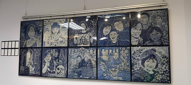 長青學員分享藍染創作成果。
