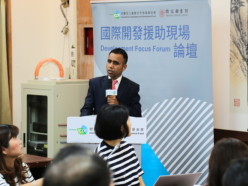 本次論壇專題演講邀請印度納西克K.R.T. Arts, B.H. Commerce and A.M. Science (KTHM) College學院環境科學系助理教授Dr. Kailas Deoram Ahire主講，題為「碳定價作為從全球承諾邁向在地調適的橋樑：後COP30時代臺灣碳費與印度碳市場的經驗啟示」。
