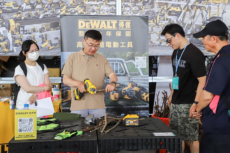 副總統蕭美琴出席第20屆台灣國際農機展，見證智慧農業與低碳轉型成果-5