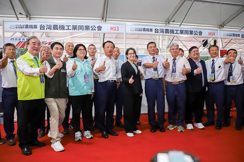 副總統蕭美琴出席第20屆台灣國際農機展，見證智慧農業與低碳轉型成果-3