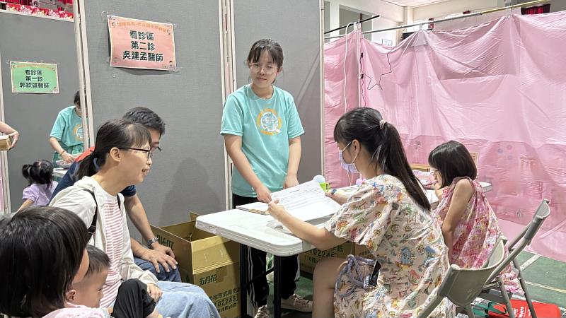 嘉義縣衛生局推「嘉有3C顧好牙」，培訓口腔照護指導員守護長者健康-3