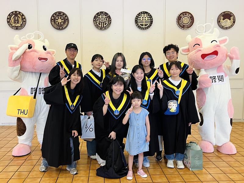演講最後李詩欽勉勵學弟妹：「長跑的路上，只要堅持，是金子總會發光的！」