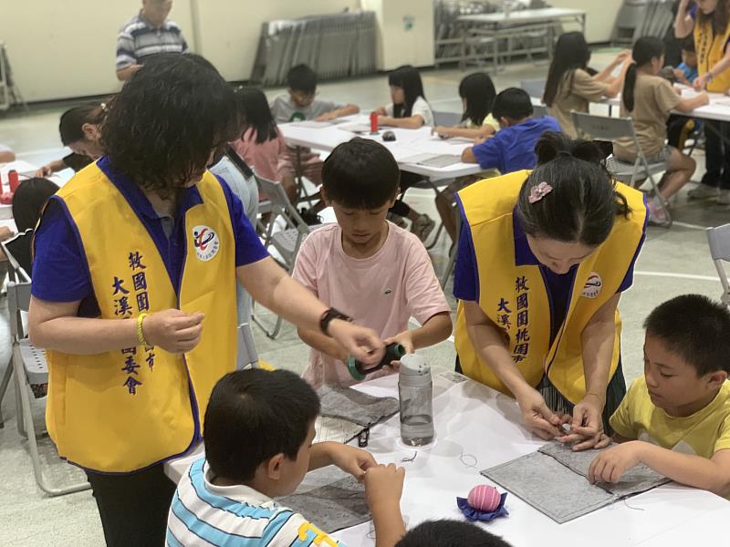 「愛．分享」聚光計畫 救國團陪伴偏鄉學童縫製希望