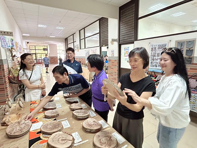 「藝。生活」聯展展現木藝溫度 烙畫藝術訴說女性生命故事