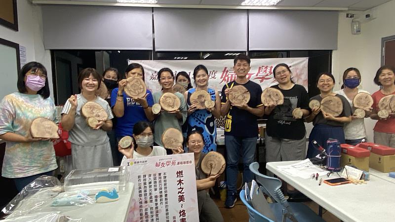 「藝。生活」聯展展現木藝溫度 烙畫藝術訴說女性生命故事