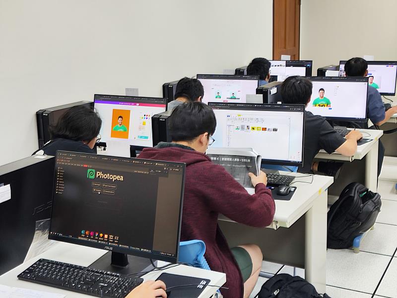 新北役前職訓今（1）日起開放報名，課程緊扣產業脈動與就業市場需求，特別規劃AI數位應用、餐飲技術及機械操作3大領域共5類免費職訓專班、140個名額。