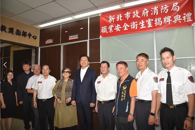 朱副市長及貴賓共同合影留念。