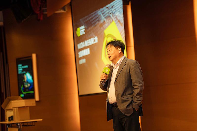 文化大學校長王子奇表示，學校自2025年起全面導入iPAS制度，新增AI規劃師等數位科技證照，並拓展至資訊、設計、傳播、管理及健康等學群，強化跨域人才培育與職場競爭力。