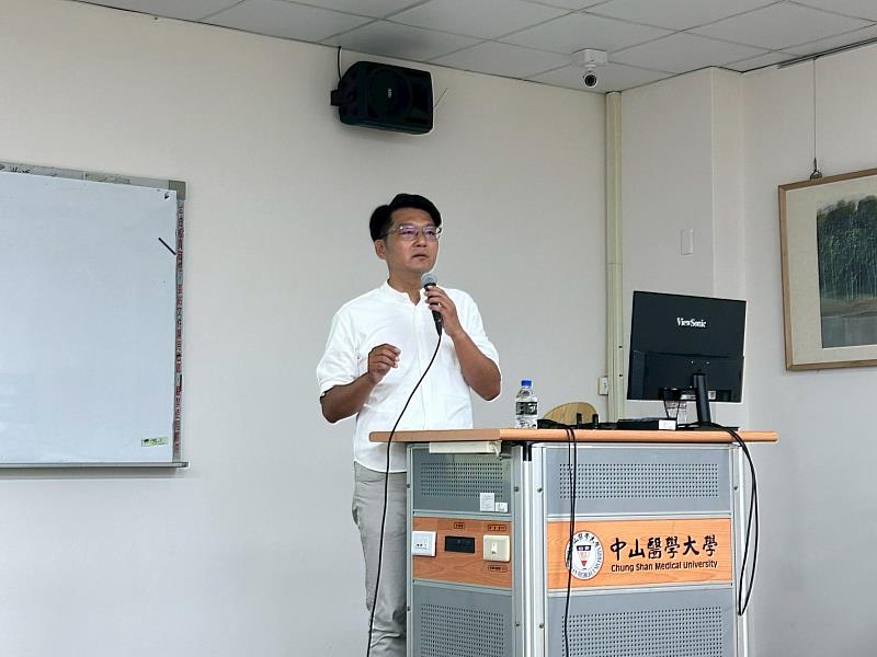 道長吳驊峰受邀至中山醫大演講,以「醫人也醫魂:道教的跨生死醫療」為題,分享道教對生命、疾病與死亡的理解。