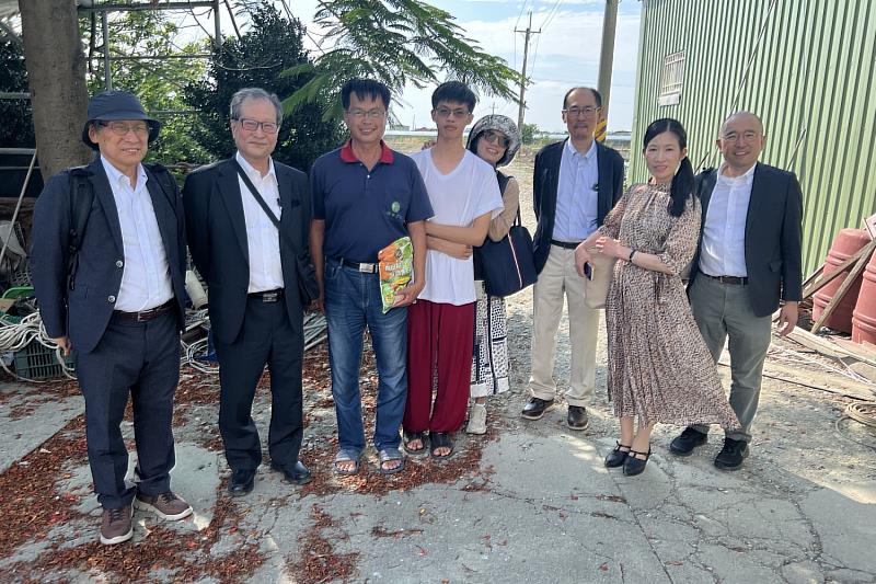 日本石川縣立大學訪問團參觀南大養殖場，了解生物科技相關教學研究設施與實務應用成果。