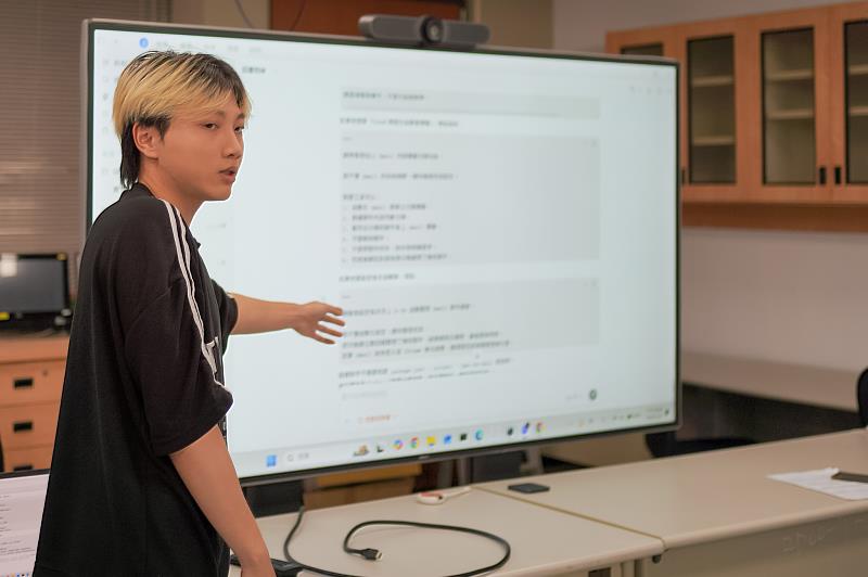 長庚大學舉辦多場智慧代理AI平台使用示範教學。