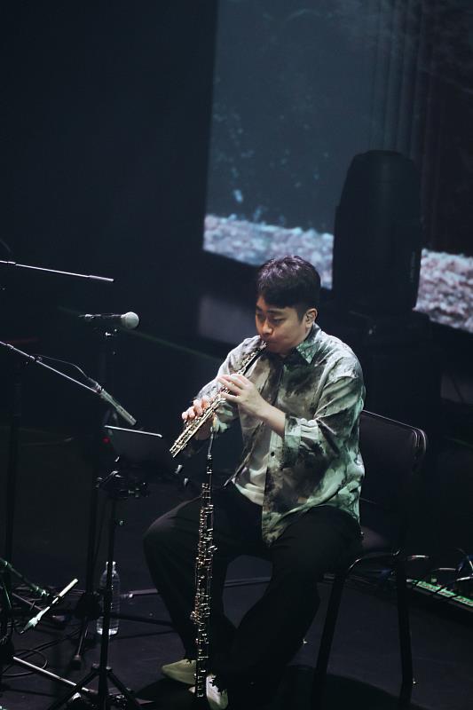 本次專輯Cicada特別邀請了雙簧管演奏家莊廷義，以管樂聲為樂曲添加豐富聽感，專場也邀請其擔任客座樂手。（圖／風潮音樂提供）
