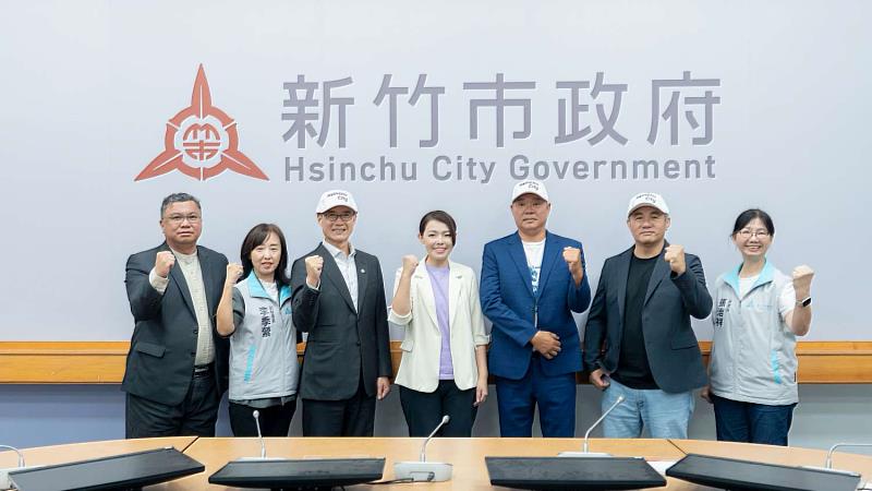與會長官貴賓合影。
