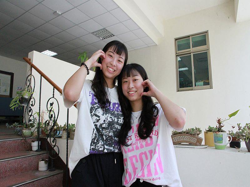 賴巧芬、賴巧容雙胞姊妹都讀元培但有不同科系專業。