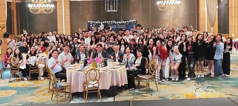 中國文化大學舉辦2026年國際畢業生歡送典禮，160餘位來自世界各地的國際學生齊聚一堂，共同見證人生重要里程碑，為在華岡的求學歲月留下珍貴回憶。