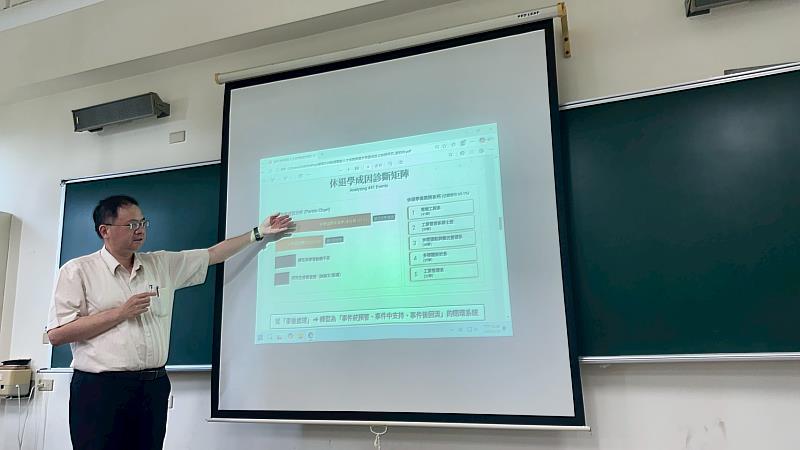 劉伯祥老師發表「數據驅動人才培育與提升學習成效之校務研究」，詳細分析學校的招生、就學穩定及輔導等策略。