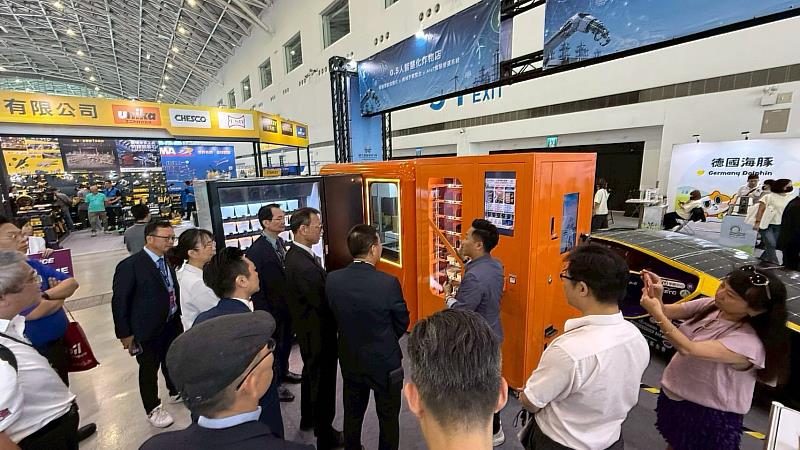高科大透過自動化工業展與產業界交流技術成果，促進產學合作與技術落地應用，共同推動智慧製造與淨零轉型。
