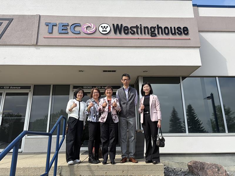 徐佳青參訪東元電機（TECO）加拿大總公司，由主任曾添財親自接待。