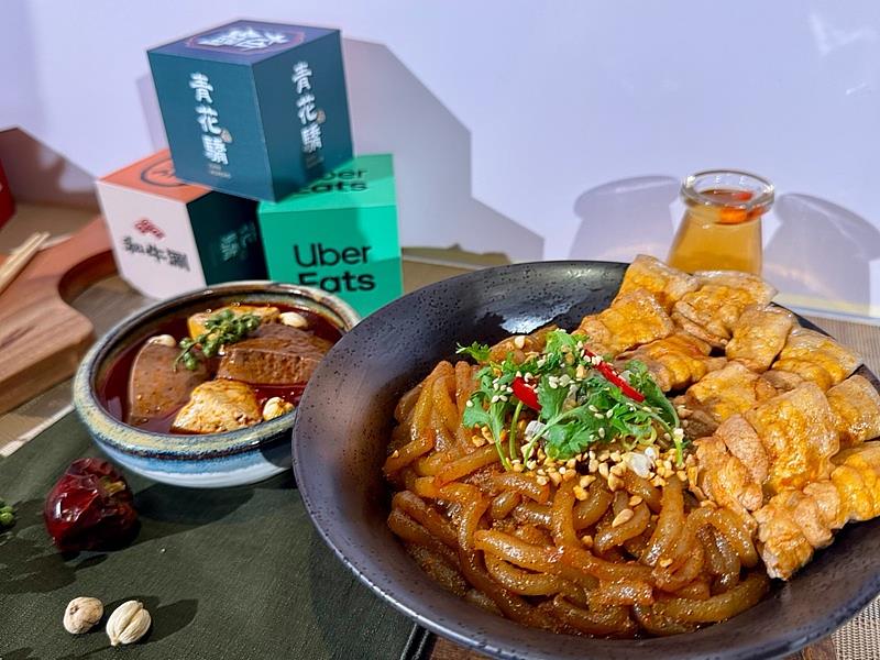 王品5月20日在外送平台推出「開幕慶買1送1」後,「青花驕」的驕心涼拌酸辣粉套餐7天狂銷7,000份,6月17日至6月30日也將再推一波。