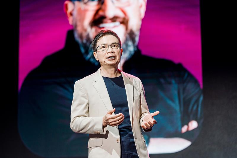 外貿協會董事長黃志芳表示，COMPUTEX 2026聚焦AI產業從算力競賽邁入實體落地的關鍵轉折。COMPUTEX為對接臺灣硬體製造韌性與全球軟體生態的戰略平台，助力企業共同迎戰下一個AI戰場。（貿協提供）
