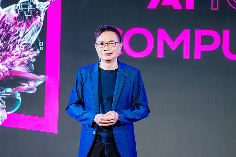外貿協會董事長黃志芳於COMPUTEX 2026開幕典禮致詞，強調AI創新與智慧科技發展願景。（貿協提供）