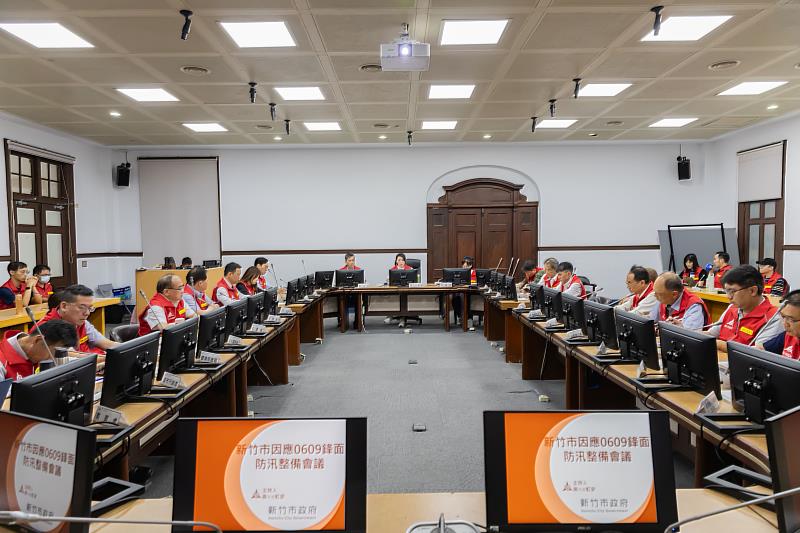 市長高虹安於今（5）日召開防汛整備會議。
