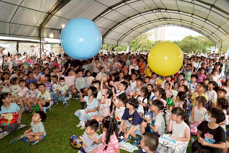 去年（114）暑假「童心起飛－夏日劇場大冒險」兒童戲劇吸引逾5千位大小朋友熱烈參與。（114年資料照）
