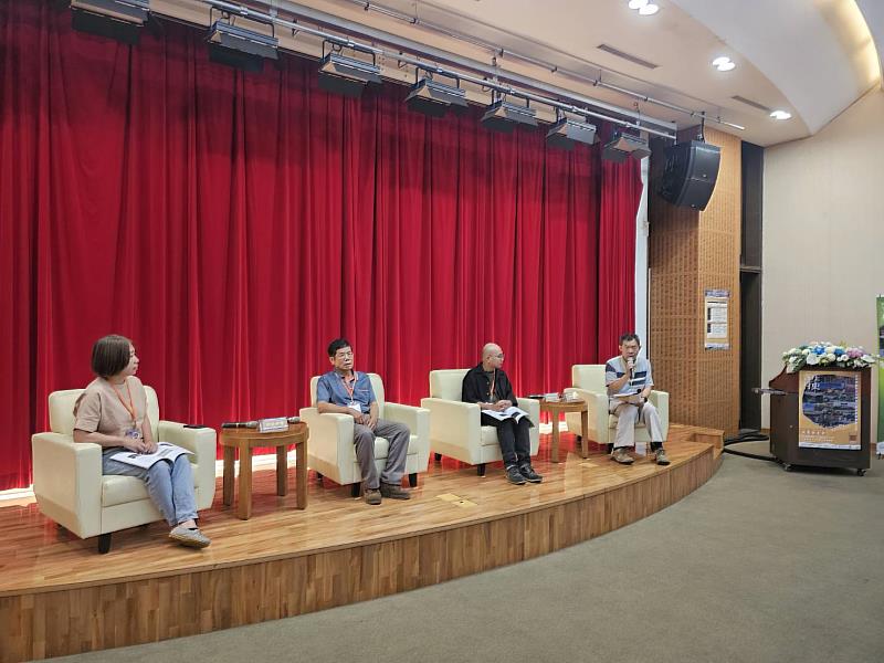 客庄村史作者齊聚六堆，傳承中南東區客庄文化記憶，與談人與作者與談。左起：村史作者李育琴、葉錦城、李亞橋、許世融教授。