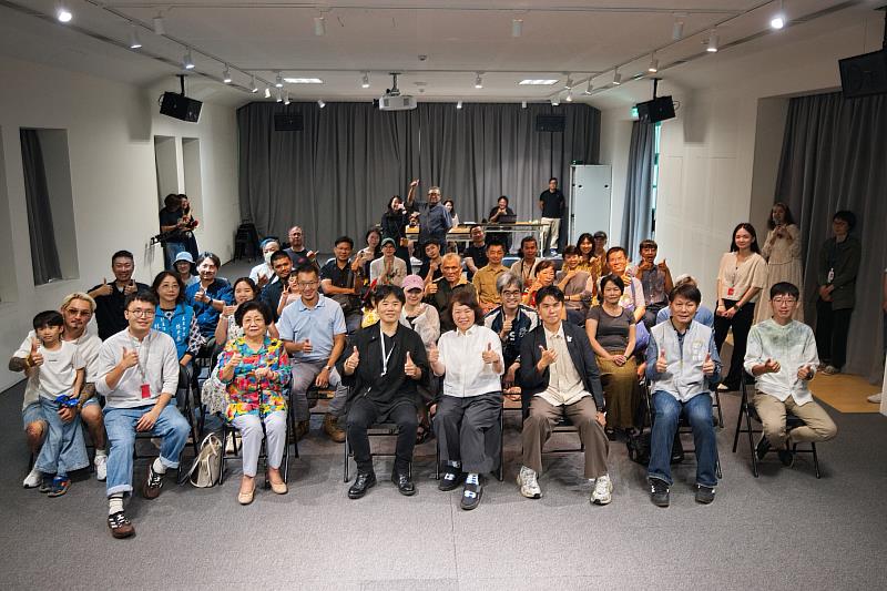 嘉義囝仔廖士賢《南風》MV故鄉首映 黃敏惠市長到場祝賀