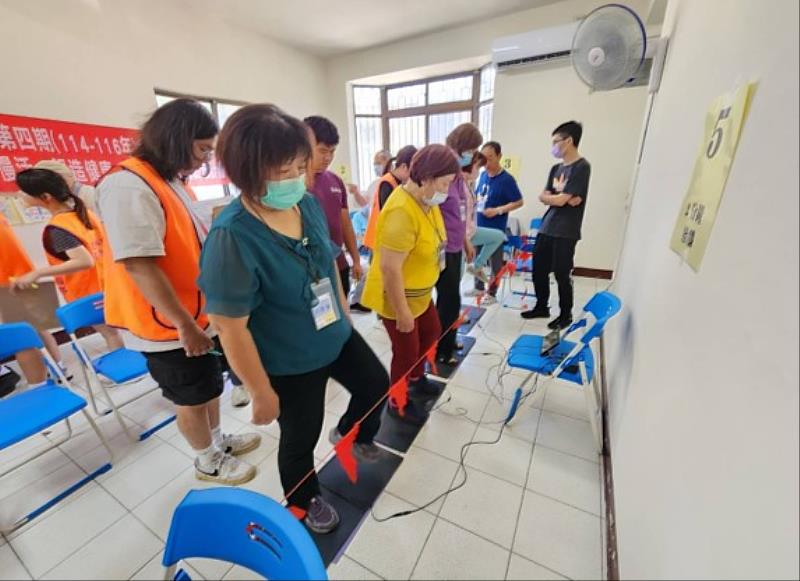 高齡運動健康促進課程導入體適能前後測，掌握長者健康狀況與運動成效。
