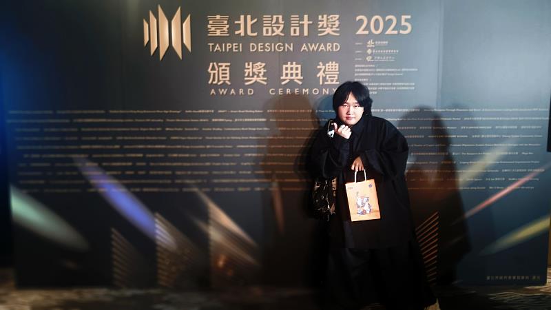 黃胤展於2025臺北設計獎榮獲視覺傳達設計類優選。