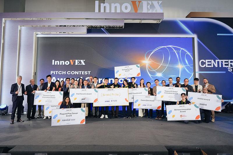 亞洲指標新創展會 InnoVEX 主辦單位之一TCA表示,InnoVEX 2026聚集23個國家與地區、近500家新創共同展出,吸引超過4.4萬海內外專業人士到場與會,較去年成長3成,搶攻AI與醫療科技全球商機。(圖為InnoVEX 2026新創競賽得獎團隊合影)