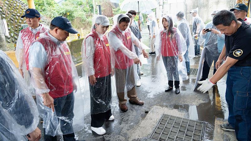 市長高虹安率市府團隊前往太原地下道視察防汛整備工作。