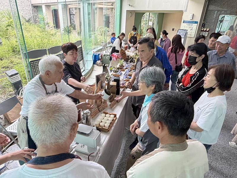 新竹市農村社區踴躍參與說明會，熱絡交換參與心得。