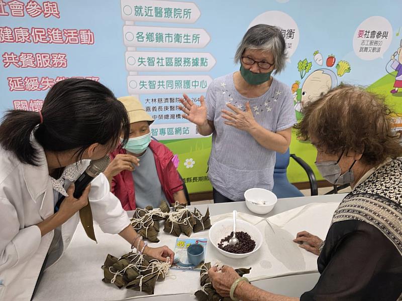 健康過端午！朴子醫事C帶長輩包健康粽