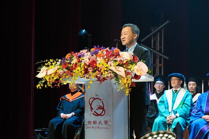 世新大學畢典迎北流合作深化 梁序倫勉畢業生踏實前行