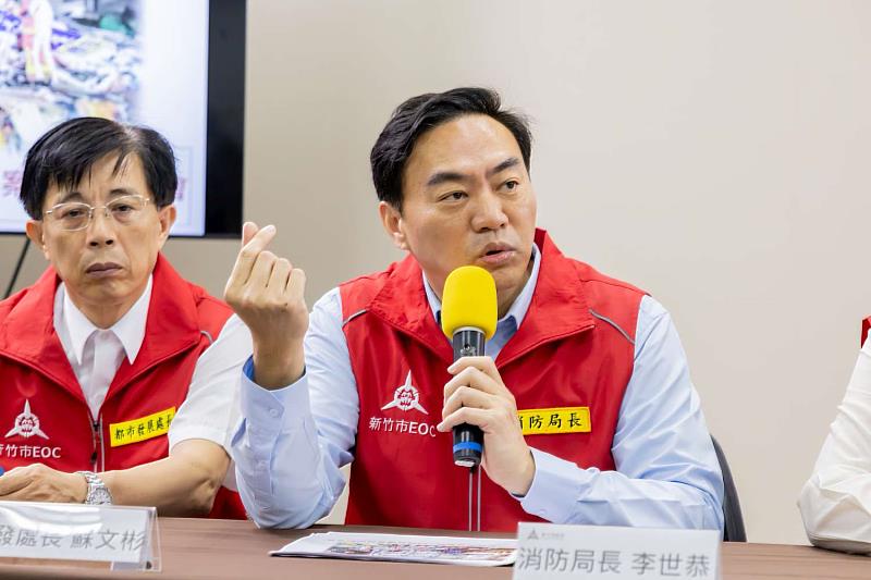 消防局長李世恭進行簡報。
