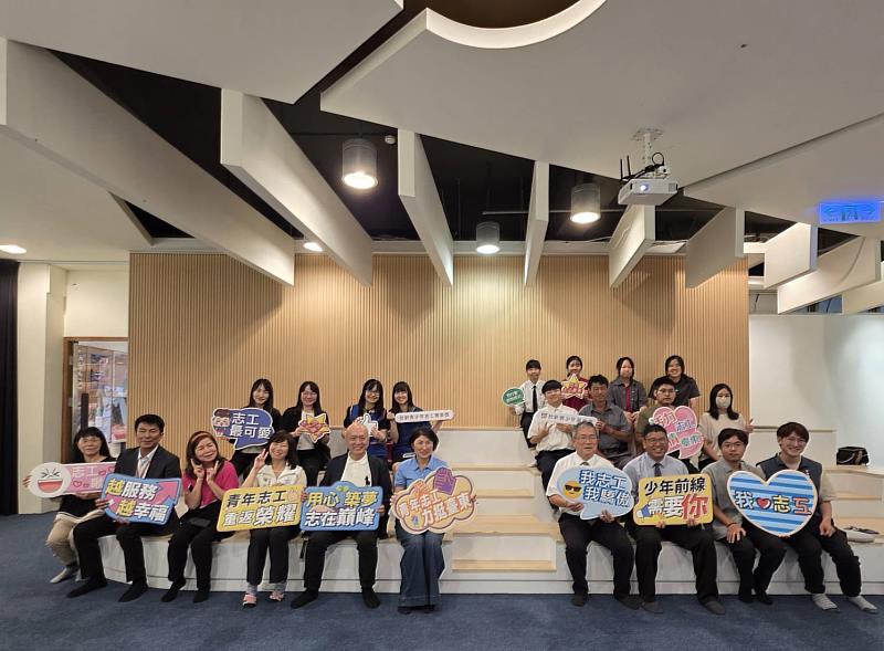 臺東2學生獲台新青少年志工菁英獎奉獻獎 縣長饒慶鈴表揚青年公益行動力