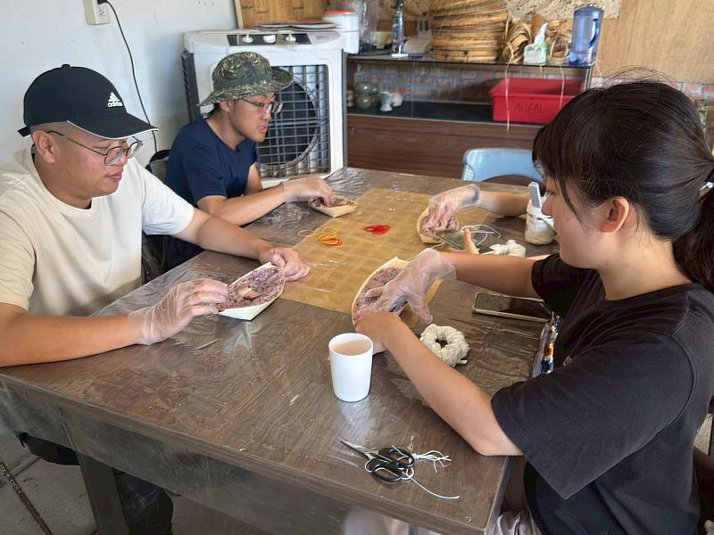 Tafu飯糰制作。