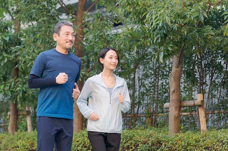 南山人壽分析近期熱銷的「實健溢百住院醫療終身保險」，近6成保戶安排74歲（含）後醫療保障額度500萬元以上。