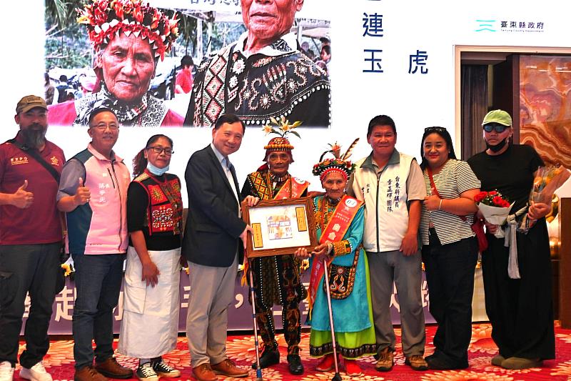 攜手半世紀真情不變 臺東縣表揚50對金鑽石婚夫妻 見證幸福人生 祝長輩恩愛久久