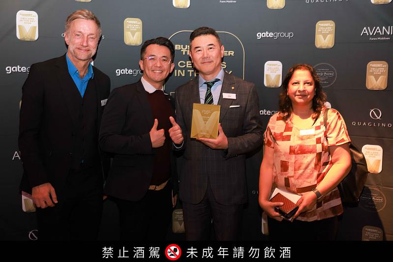 長榮航空此次於2026年Cellars in the Sky機上服務用酒評選中，一舉榮獲「最佳商務艙氣泡酒」及「創新飲品」雙料金牌，為台灣唯一獲獎的航空公司。（Photo credit: Jonathan Browning）