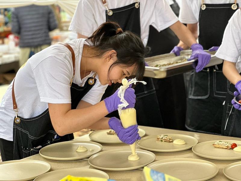 周佳怡於2025年參與灰熊綠展集，與師生一同打造森林饗宴